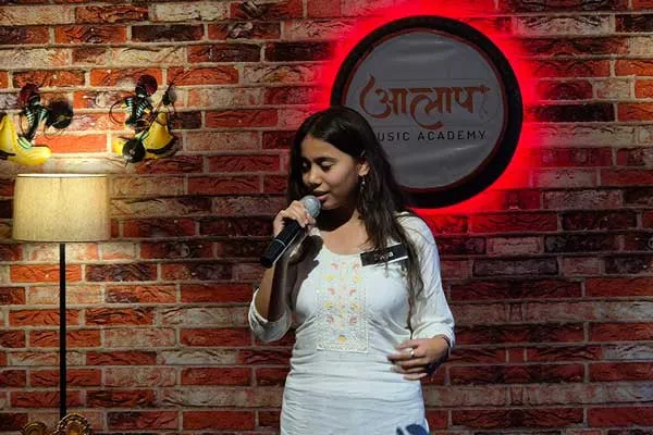 Student performance at Aalaap Academy at BHU
